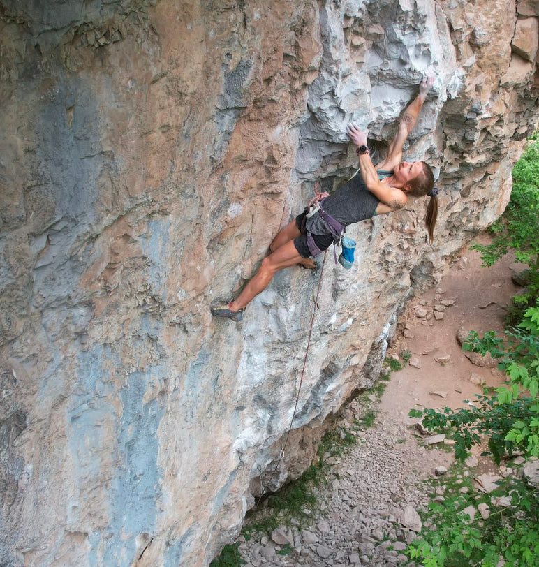 Raise the Bar - Lucie Hanes